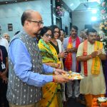 राज्यपाल रमेन डेका ने कृष्ण जन्माष्टमी के अवसर पर श्री बांके बिहारी मंदिर में की पूजा-अर्चना