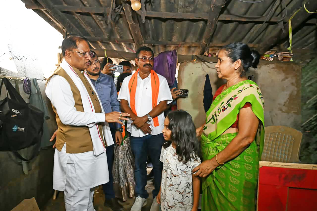बाढ़ प्रभावित परिवारों के साथ पूरी संवेदनशीलता से खड़ी है सरकार : मुख्यमंत्री
