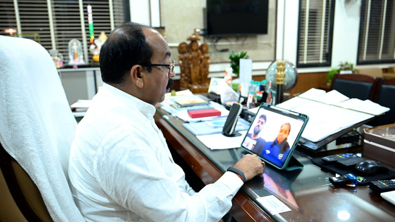उप मुख्यमंत्री अरुण साव ने एशियन गेम्स की कबड्डी गोल्ड मेडलिस्ट संजू देवी से बात कर दी बधाई, कहा आपने छत्तीसगढ़ का बढ़ाया मान