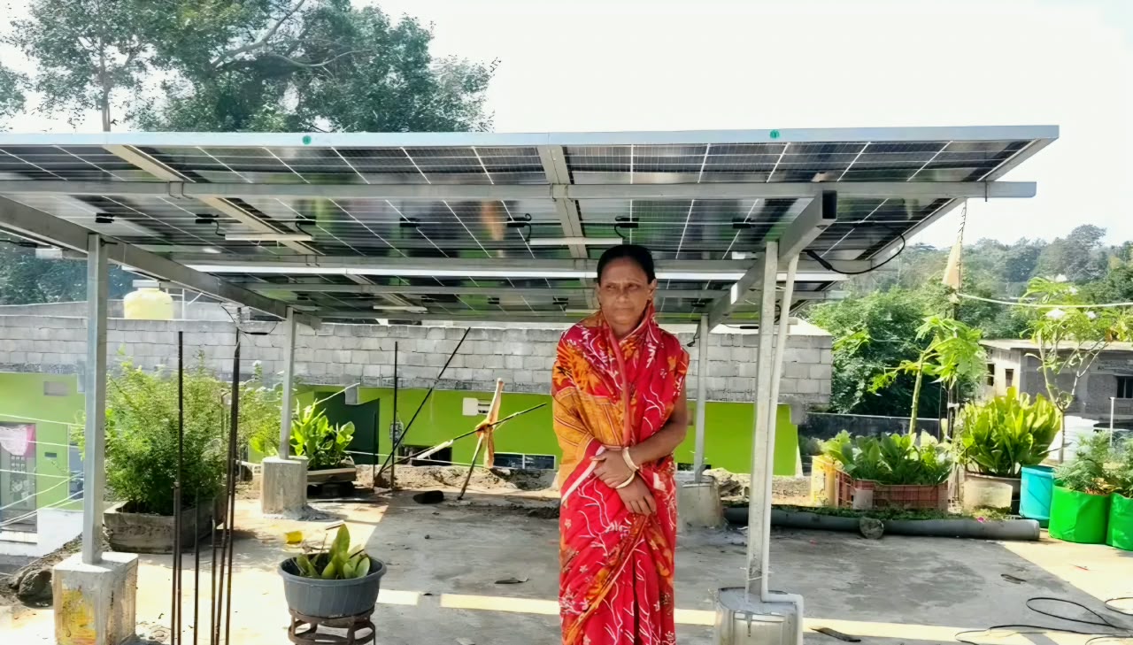 पीएम सूर्य घर योजना से बिजली बिल में बड़ी बचत, सोलर पैनल से अतिरिक्त बिजली ग्रिड में पहुंच रही