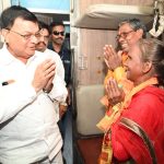 कैबिनेट मंत्री लखनलाल देवांगन ने कोरबा रेलवे स्टेशन से भारत गौरव टूरिस्ट ट्रेन को हरी झंडी दिखाकर किया रवाना, बुजुर्गों को दी शुभकामनाएं